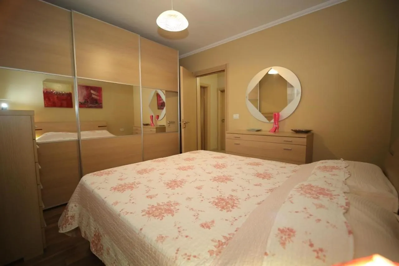 Esthersapartment Tirana 0*,